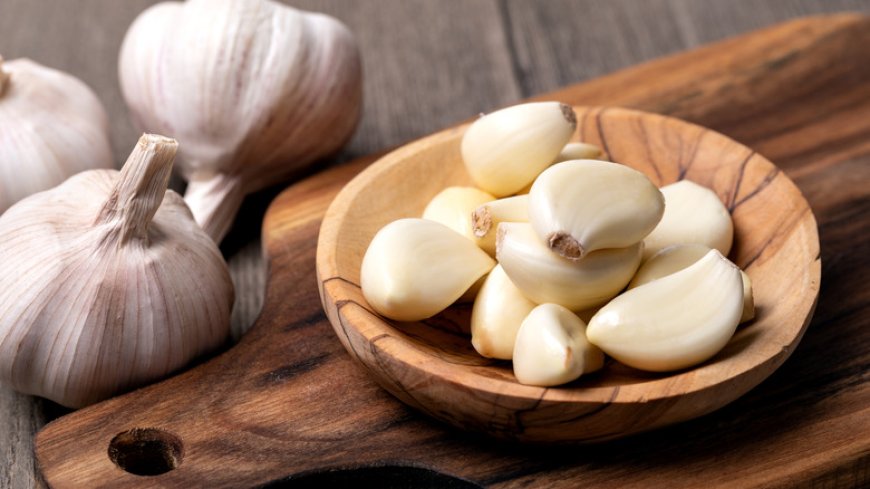Eat Garlic Before Bed and Be Amazed at What Happens! (Almost Nobody Knows)